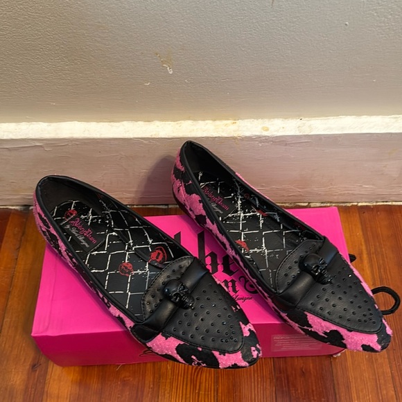 Abbey Dawn Vibrant Pink and Black Flats - Picture 1 of 9